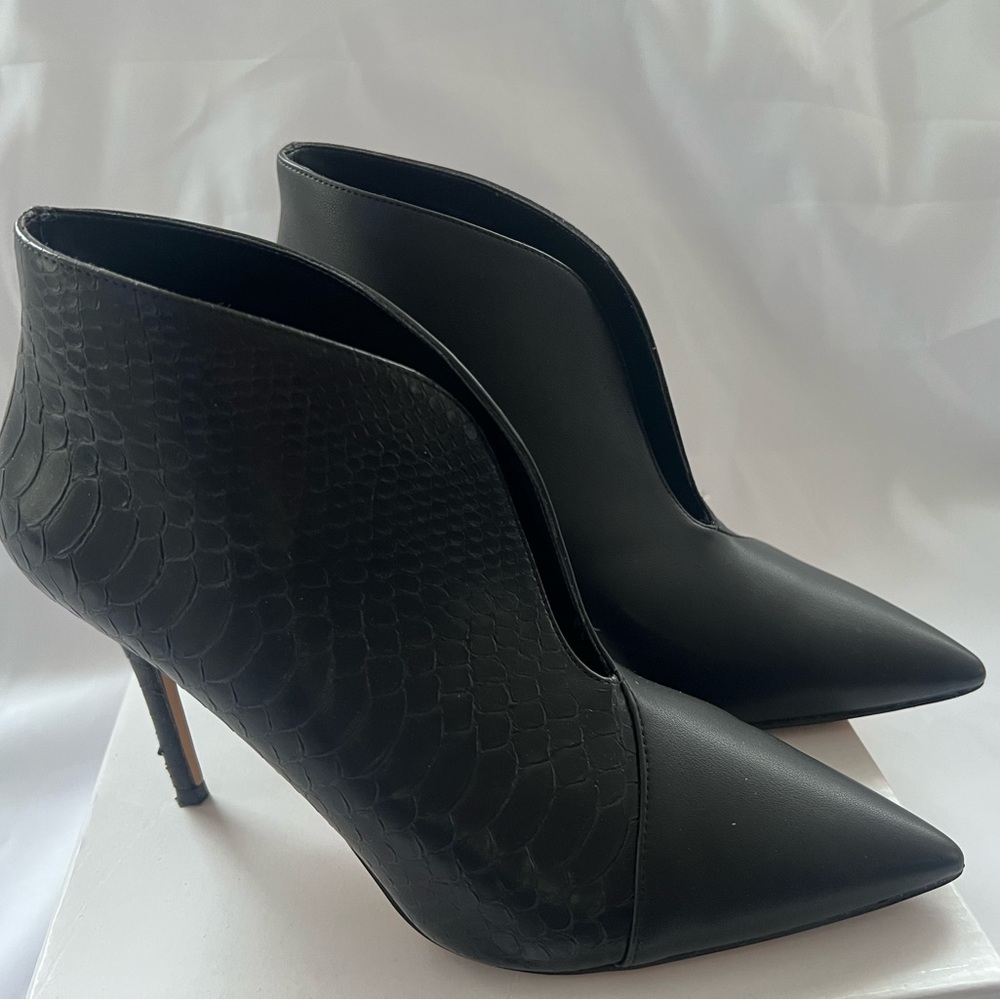 ALDO Booties - Picture 2 of 5
